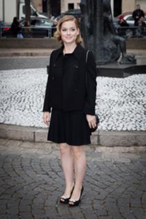 Jane Levy feet photo thumbnail