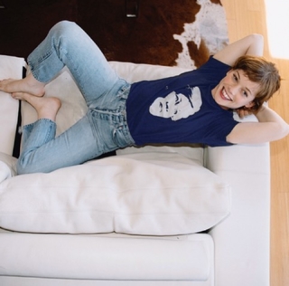Jane Levy feet photo thumbnail