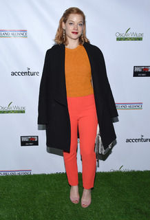 Jane Levy feet photo thumbnail