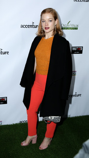 Jane Levy feet photo thumbnail