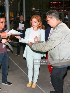 Jane Levy feet photo thumbnail
