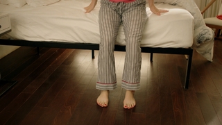 Jane Levy feet photo thumbnail