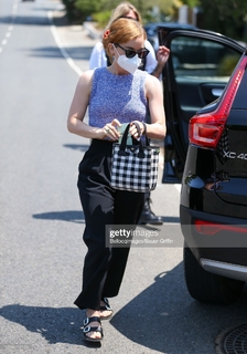 Jane Levy feet photo thumbnail