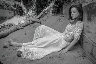 Jane Levy feet photo thumbnail