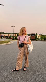 Jane Levy feet photo thumbnail