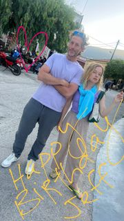 Jane Levy feet photo thumbnail