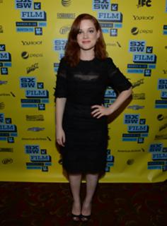 Jane Levy feet photo thumbnail