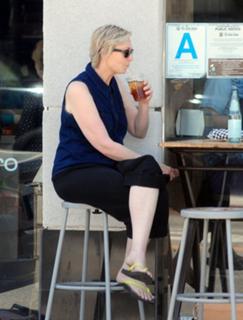 Jane Lynch feet photo 15