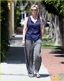 Jane Lynch feet photo 6