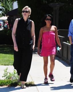 Jane Lynch feet photo 11
