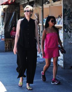 Jane Lynch feet photo 8