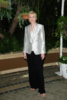 Jane Lynch feet photo 6
