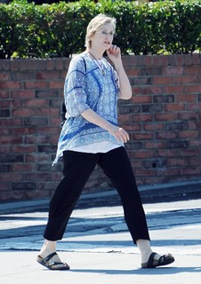 Jane Lynch feet photo 15