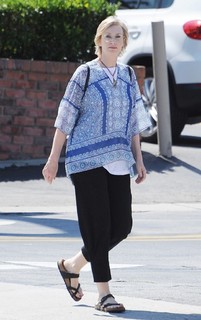 Jane Lynch feet photo 14
