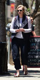Jane Lynch feet photo 1