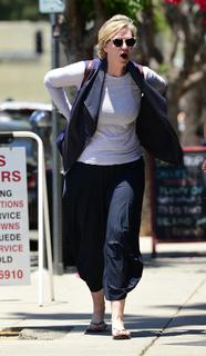 Jane Lynch feet photo 19
