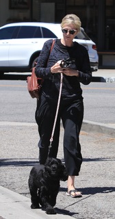 Jane Lynch feet photo 16
