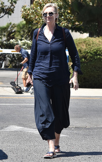Jane Lynch feet photo 10