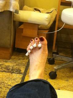 Jane Lynch feet photo 5
