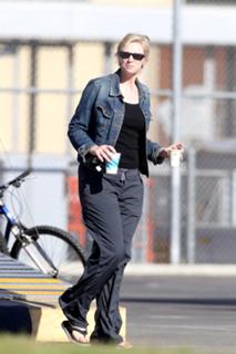 Jane Lynch feet photo 6