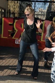 Jane Lynch feet photo 4