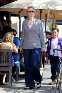 Jane Lynch feet photo 16