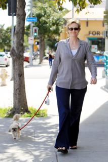 Jane Lynch feet photo 10