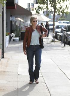 Jane Lynch feet photo 13