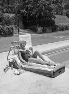 Jane Powell feet photo 7
