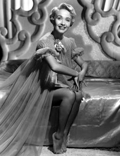 Jane Powell feet photo 7