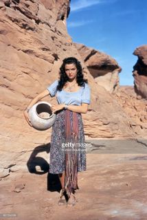 Jane Russell feet photo thumbnail