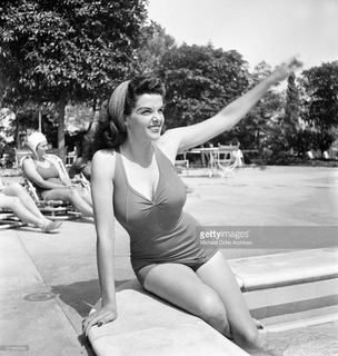 Jane Russell feet photo thumbnail