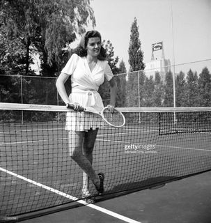 Jane Russell feet photo thumbnail