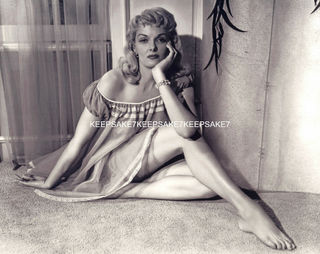 Jane Russell feet photo thumbnail
