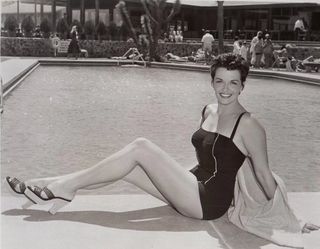 Jane Russell feet photo thumbnail