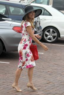 Jane Seymour feet photo thumbnail