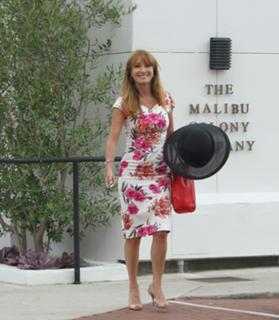 Jane Seymour feet photo thumbnail