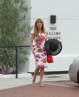 Jane Seymour feet photo thumbnail