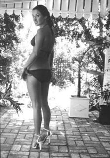 Jane Seymour feet photo thumbnail