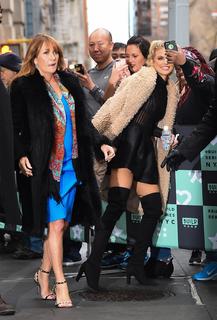 Jane Seymour feet photo thumbnail