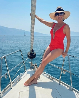 Jane Seymour feet photo thumbnail
