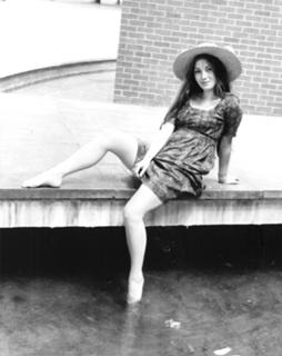 Jane Seymour feet photo thumbnail