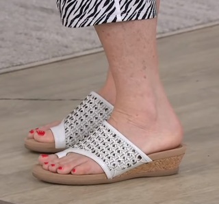 Jane Treacy feet photo 12