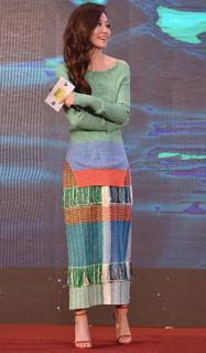 Jane Zhang feet photo 13