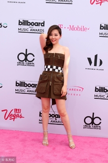 Jane Zhang feet photo 5