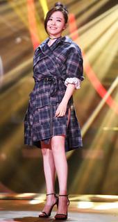 Jane Zhang feet photo 2