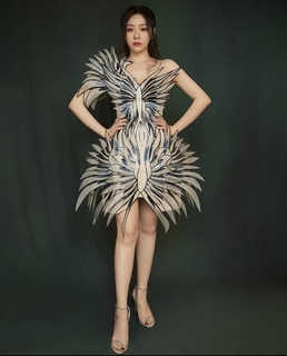 Jane Zhang feet photo 18