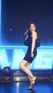 Jane Zhang feet photo 5
