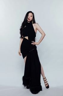 Jane Zhang feet photo 12