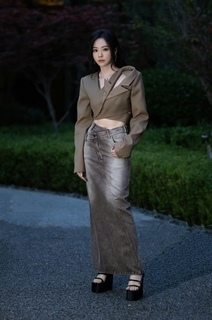 Jane Zhang feet photo 8
